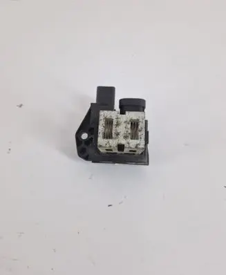 Peugeot 208 I Fan control module 98372A01