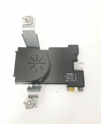Audi A3 S3 8P Antenna control unit 7617310104 8P4035225