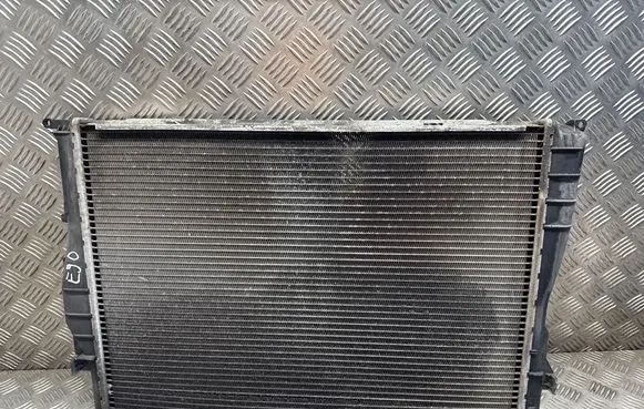 BMW 3 E90 E91 Coolant radiator 7581658 6148737 45712085