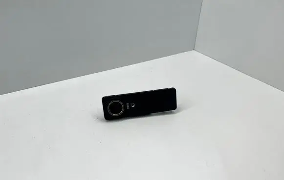 Jaguar XF X250 AUX in-socket connector 8X2319C166BA 8X2319C166