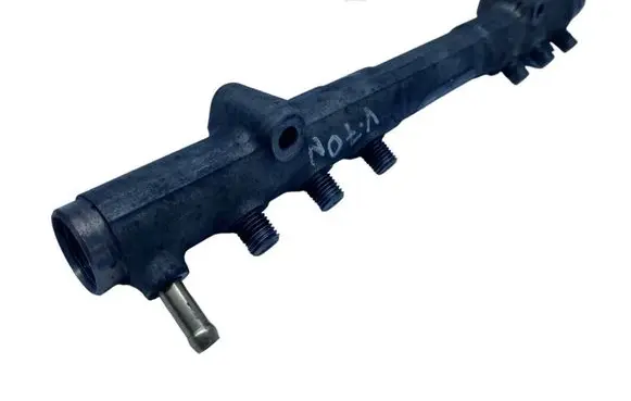 Volvo V70 Fuel main line pipe 0445215023 031737L5 30777554