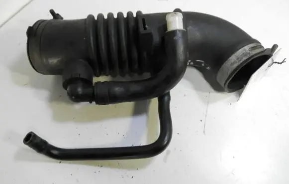 Mazda 323 Air intake hose/pipe B59513220