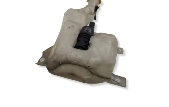 Ford Mustang VI Windshield washer fluid reservoir/tank FR3V17B613AC