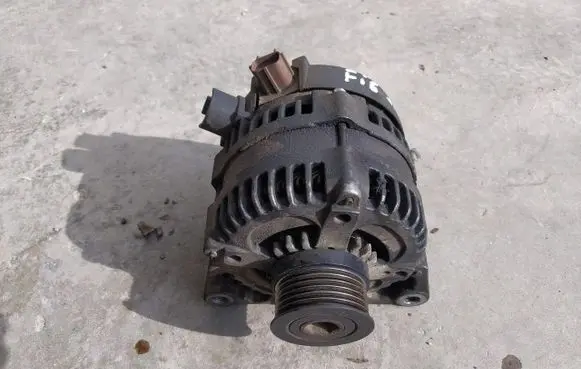 Ford Fiesta Generator/alternator 30795422