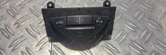 Mercedes-Benz E W211 Parking (PDC) sensor switch 2118213158 03751201