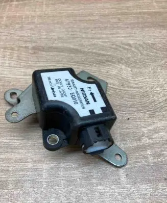 Nissan X-Trail T30 ESP acceleration yaw rate sensor 47930EQ010