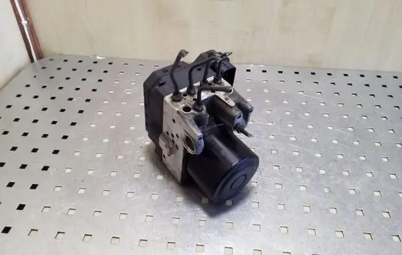Toyota RAV 4 (XA30) ABS Pump 4454042100 8954142220 1338007970