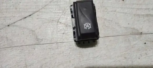 Engine start stop button switch