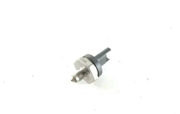 BMW M3 F80 Fuel pressure sensor 7622231