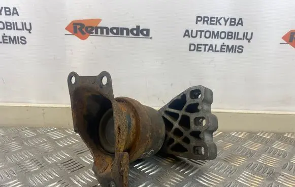 Volkswagen Transporter - Caravelle T5 Engine mount bracket 210521