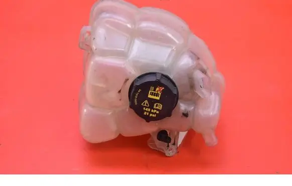 Coolant expansion tank/reservoir