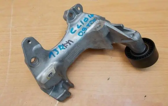 Renault Clio IV Timing belt tensioner 