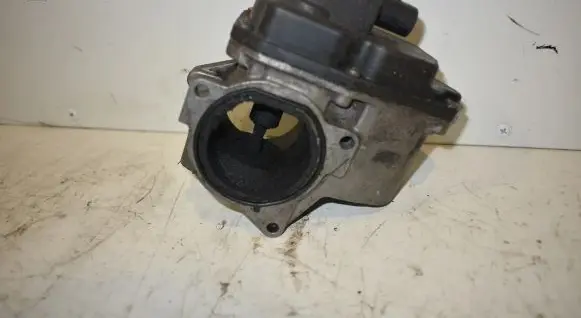 Audi A4 S4 B8 8K EGR valve VASV29007935
