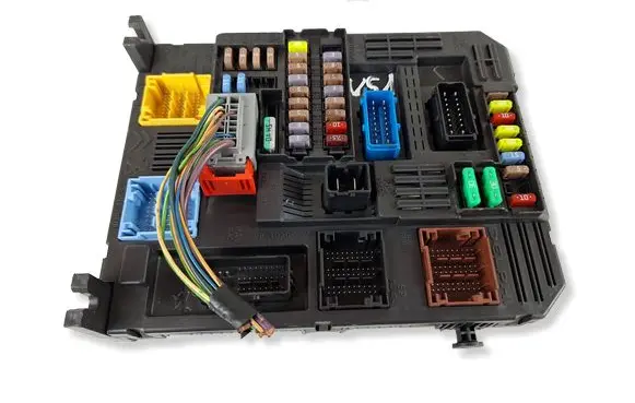 Peugeot 2008 II Fuse module 9830790580