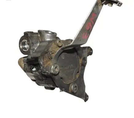 BMW 5 E60 E61 Power steering pump 7693974