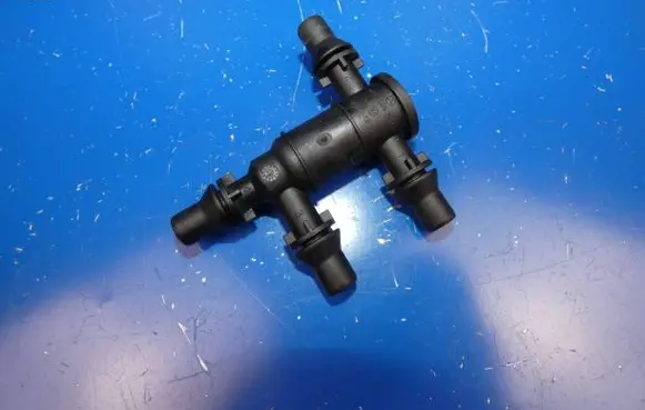 Mercedes-Benz E W213 Engine coolant pipe/hose A0005061000
