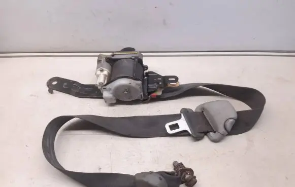 Mitsubishi Galant Front seatbelt DN34924