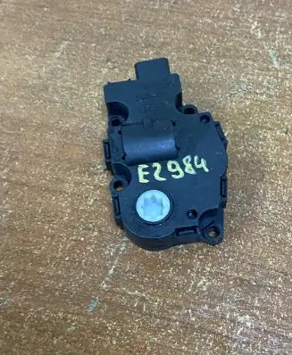 Mercedes-Benz Vito Viano W447 Intake manifold valve actuator/motor 410475520 E2984