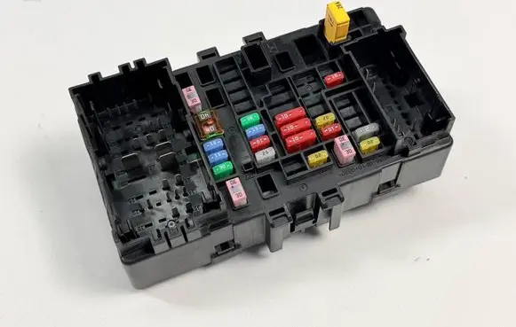 Cadillac Escalade IV Fuse box set 23418064 23225913 84114433