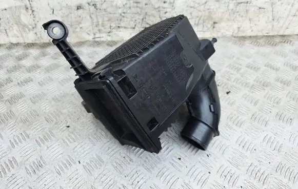 Air filter box