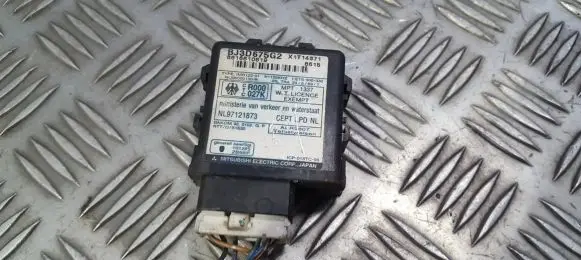 Mazda 323 F Immobilizer control unit/module bj3d675g2 8816610619