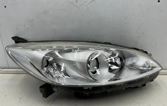 Mazda 5 Headlight/headlamp C51351030