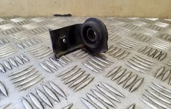 Suzuki Grand Vitara II Radiator mount bracket