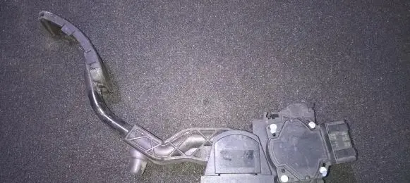 Volkswagen Golf IV Accelerator throttle pedal 0281002346 1j2721503