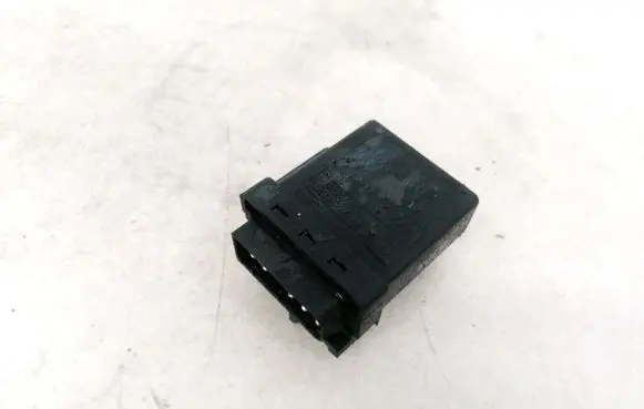 Glow plug pre-heat relay
