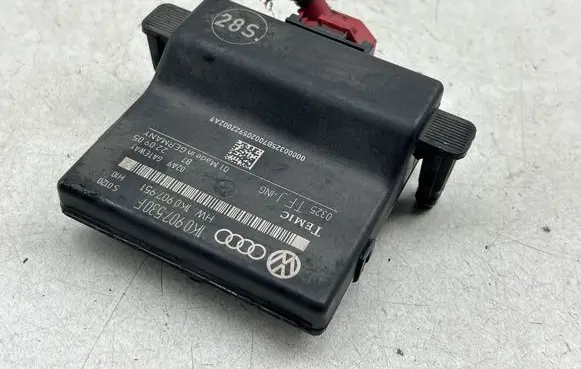 Volkswagen Caddy Gateway control module 1K0907530F 0325 1K0907951