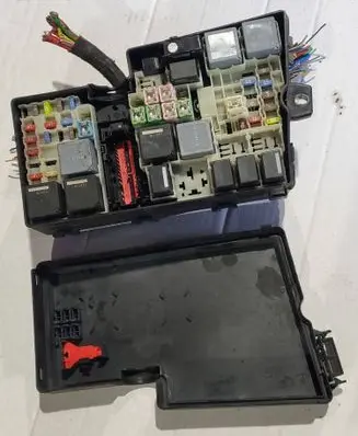 Ford C-MAX II Fuse box set AV6T14A067AB 5B0010107 140734