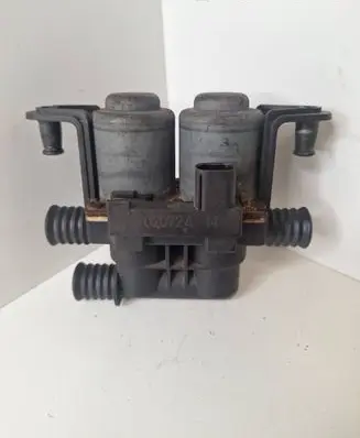 BMW X5 E53 Coolant heater control valve 1147412137 8374995