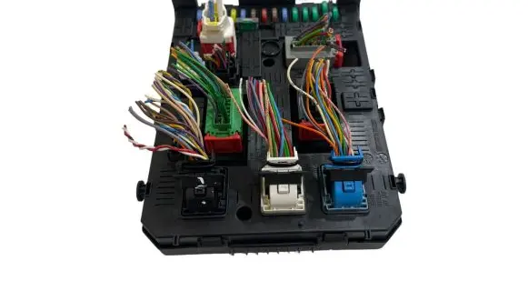 Peugeot 308 Fuse module 967847728001 20977771 230349301