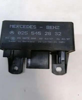 Mercedes-Benz A W168 Glow plug pre-heat relay 0255452832