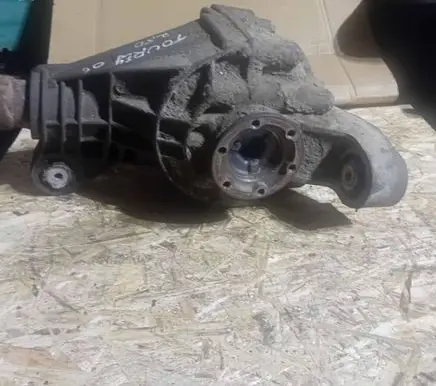 Volkswagen Touareg I Rear differential 4460310018