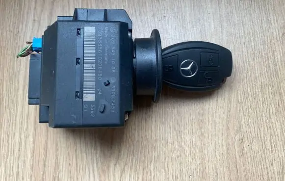 Mercedes-Benz CLK A209 C209 Ignition lock 2095451008 33002459