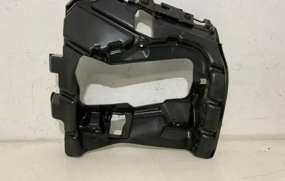 Front bumper mounting bracket