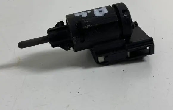 Audi A4 S4 B6 8E 8H Brake pedal sensor switch 3B0945511C