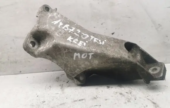 Audi A4 S4 B7 8E 8H Engine mounting bracket 8E0199307A