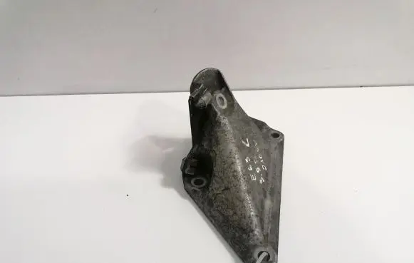 BMW 6 E63 E64 Engine mounting bracket 6769153