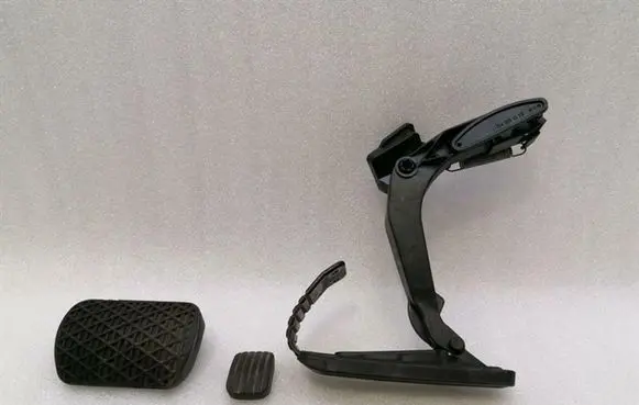 Mercedes-Benz SL R129 Accelerator throttle pedal A1293010920 A1293010001