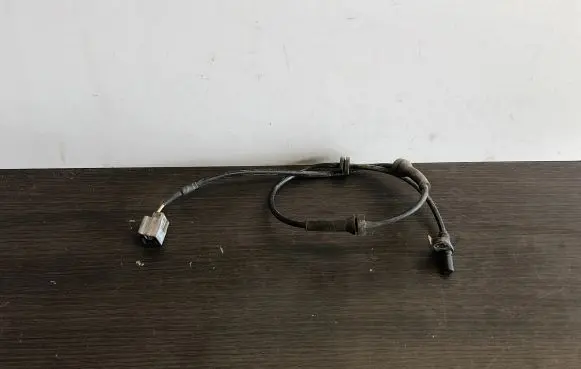 Nissan Leaf I (ZE0) ABS rear brake sensor 