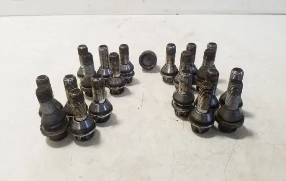 Volvo XC60 Nuts/bolts 