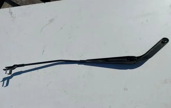 BMW X5 E70 Front wiper blade arm 7153739