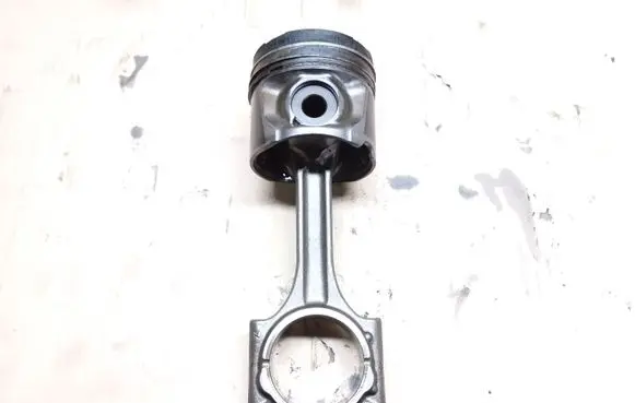 Volvo V70 Piston with connecting rod