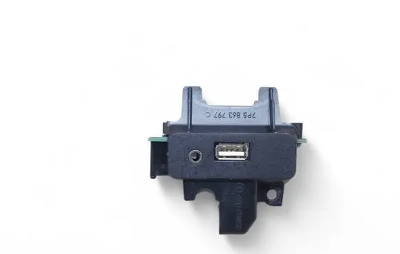 Porsche Cayenne (92A) USB socket connector 7PP035727B