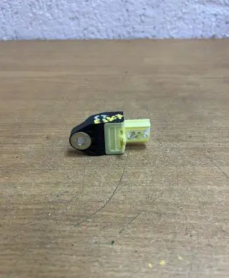 Lexus CT 200H Airbag deployment crash/impact sensor 8983175010 F3307