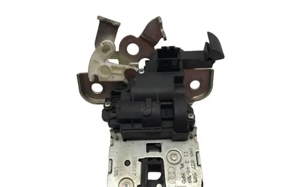 Audi A6 S6 C6 4F Tailgate/trunk/boot lock/catch/latch 8K9827505