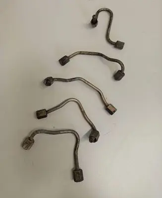 Fuel injector supply line/pipe
