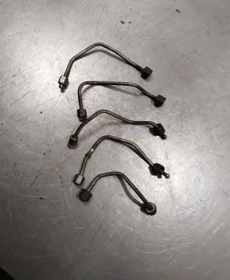 Fuel injector supply line/pipe